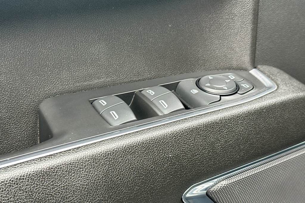 Thumbnail: 2023 Chevrolet Silverado 1500 - 21