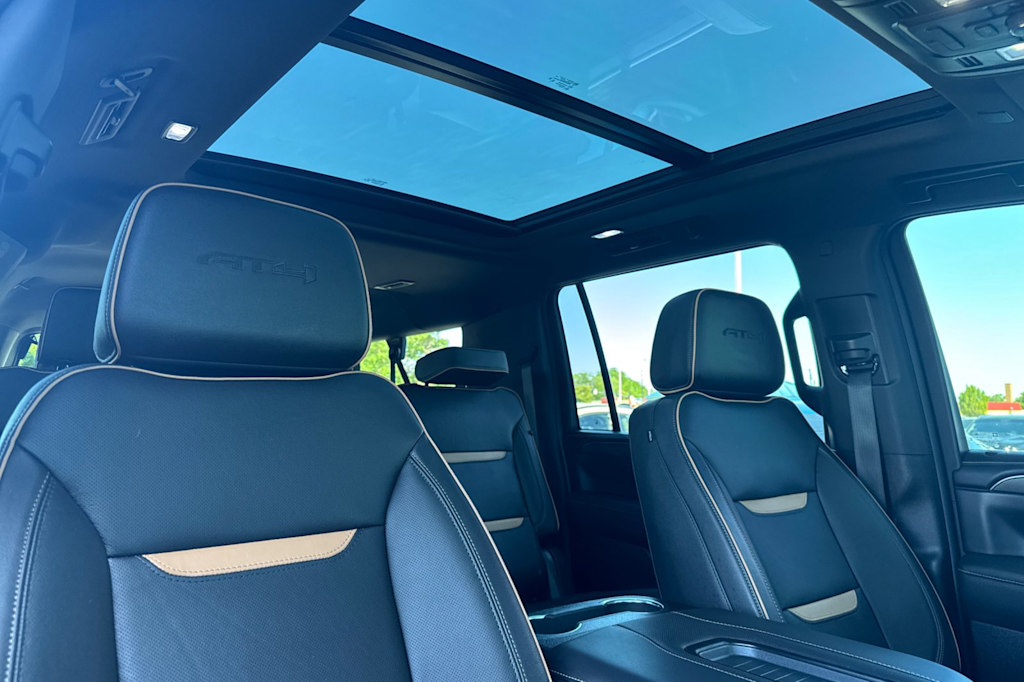Thumbnail: 2023 GMC Yukon XL - 23