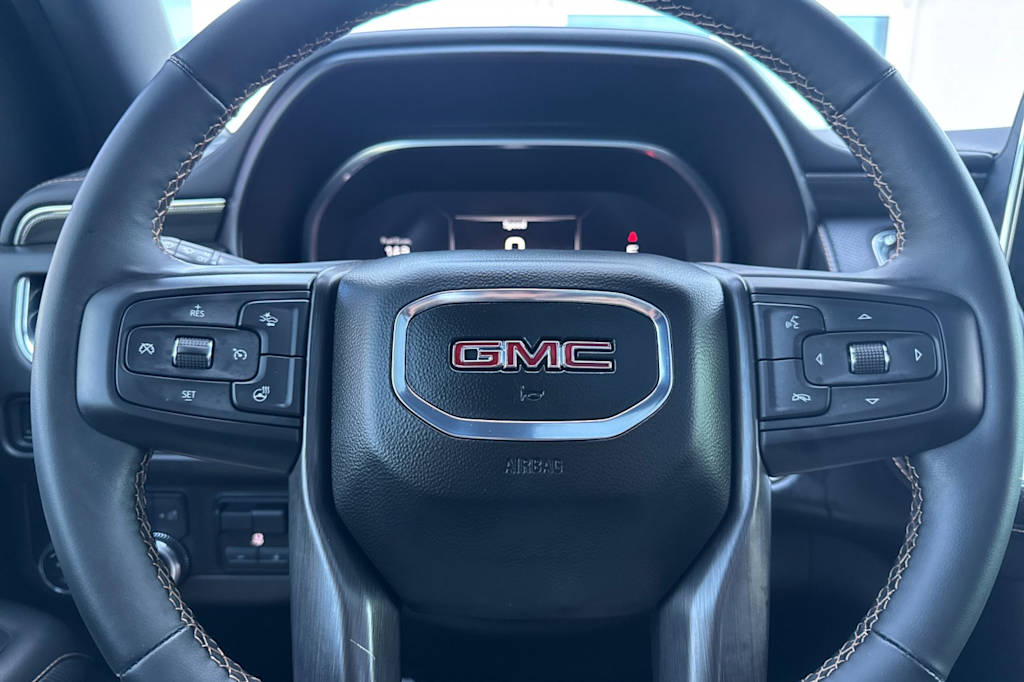 Thumbnail: 2023 GMC Yukon XL - 28