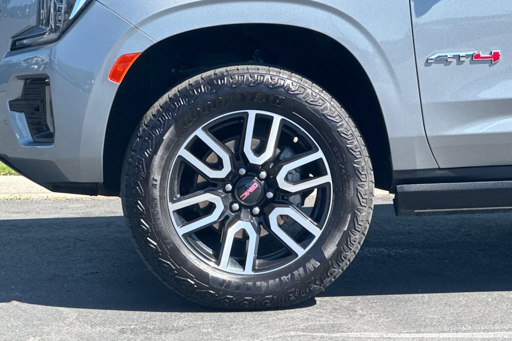 Thumbnail: 2023 GMC Yukon XL - 7