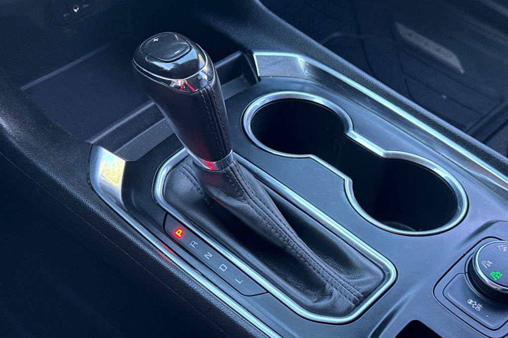 Thumbnail: 2020 Chevrolet Traverse - 14