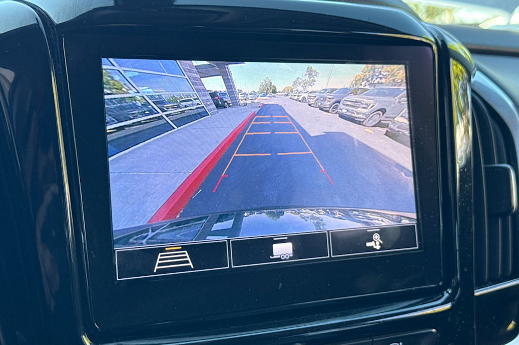 Thumbnail: 2020 Chevrolet Traverse - 24