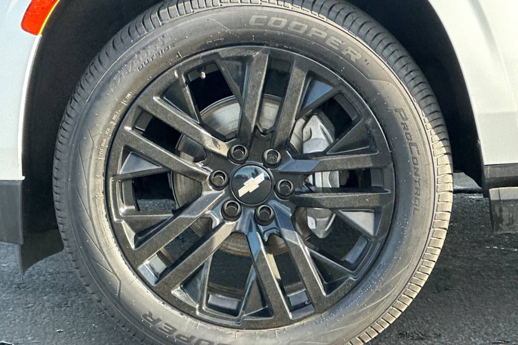 Thumbnail: 2023 Chevrolet Tahoe - 7