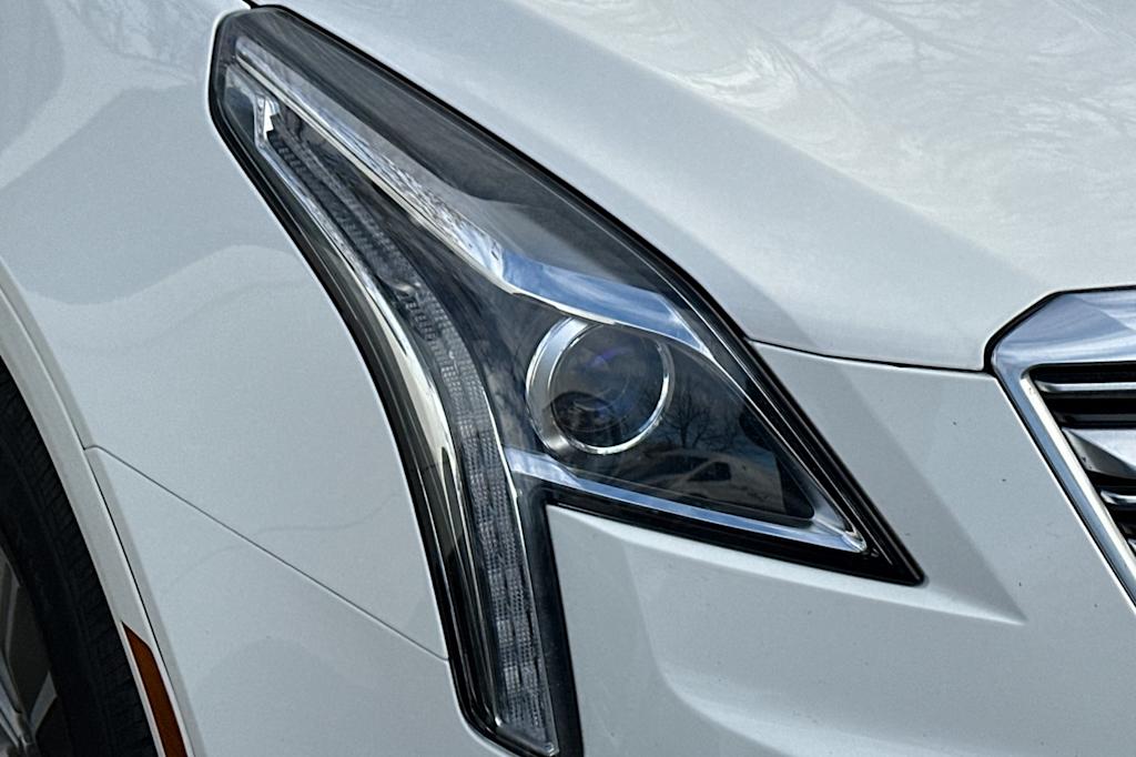 Thumbnail: 2018 Cadillac XT5 - 10