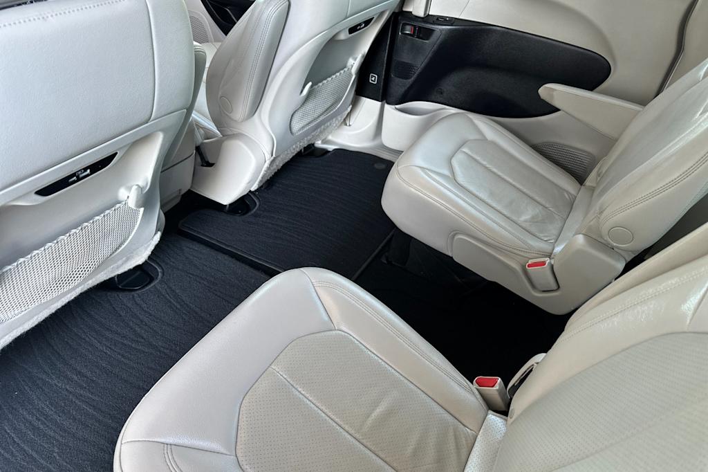 2021 Chrysler Pacifica Touring L 17