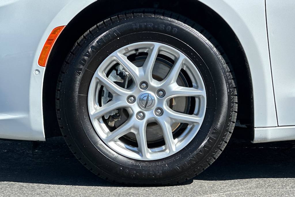 2021 Chrysler Pacifica Touring L 7