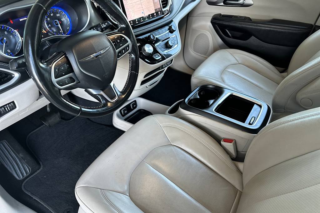 2021 Chrysler Pacifica Touring L 9
