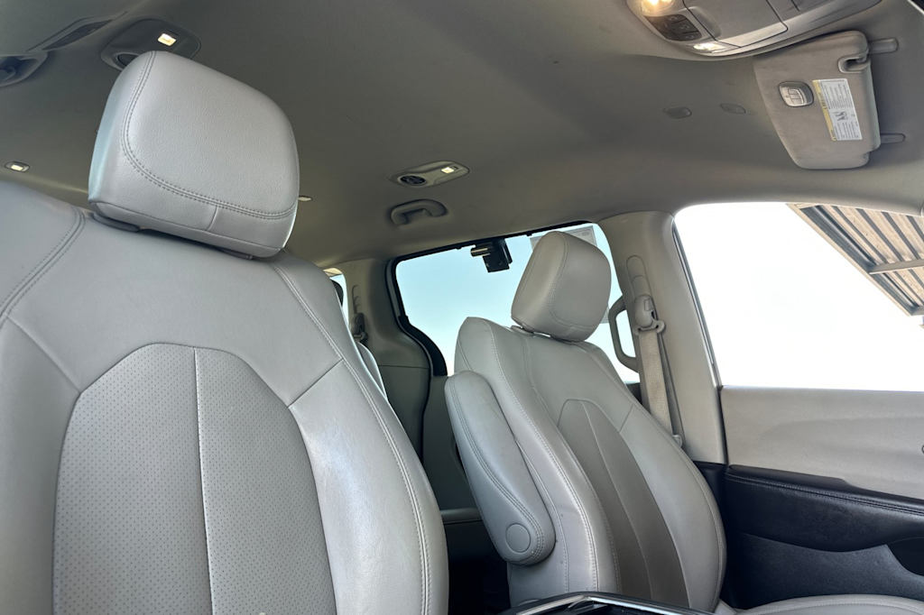 2021 Chrysler Pacifica Touring L 10
