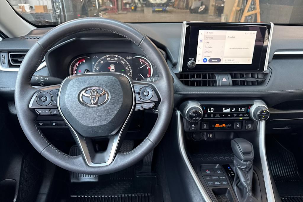 Thumbnail: 2025 Toyota RAV4 - 8