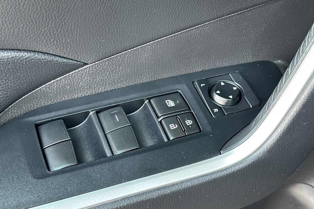 Thumbnail: 2020 Toyota RAV4 - 22