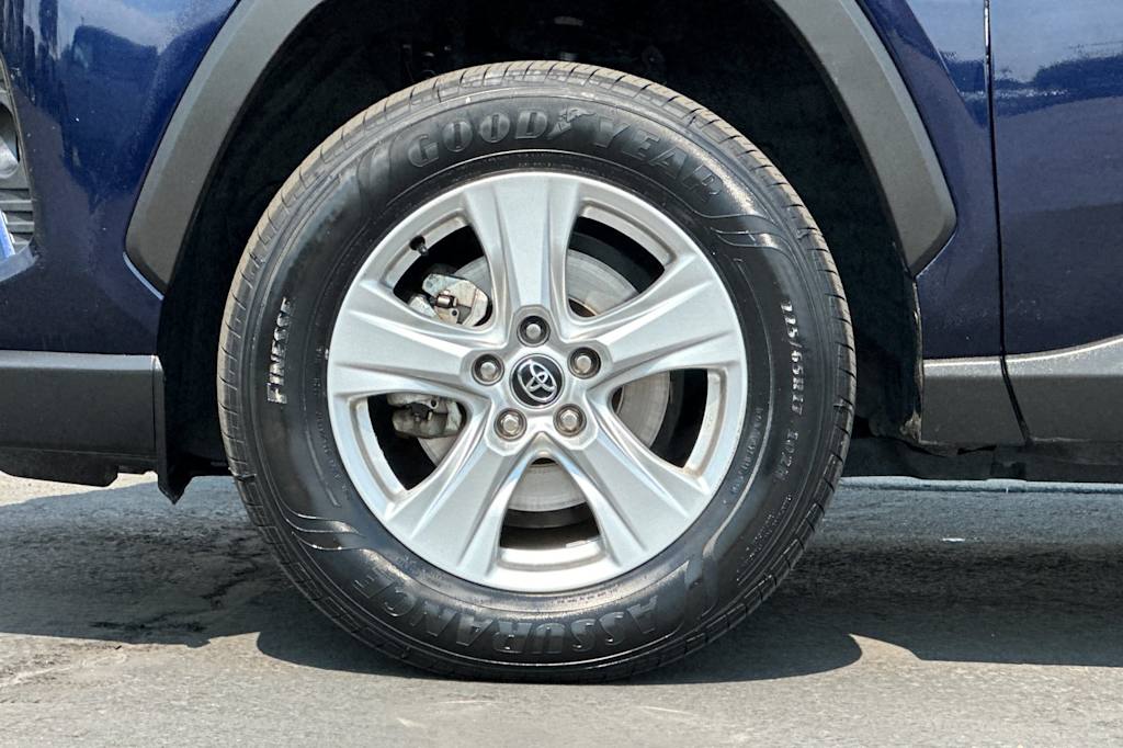 Thumbnail: 2020 Toyota RAV4 - 7