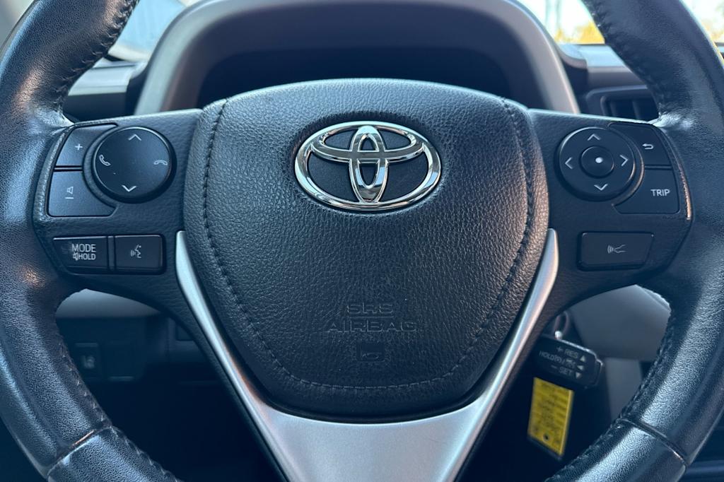 Thumbnail: 2017 Toyota RAV4 - 25