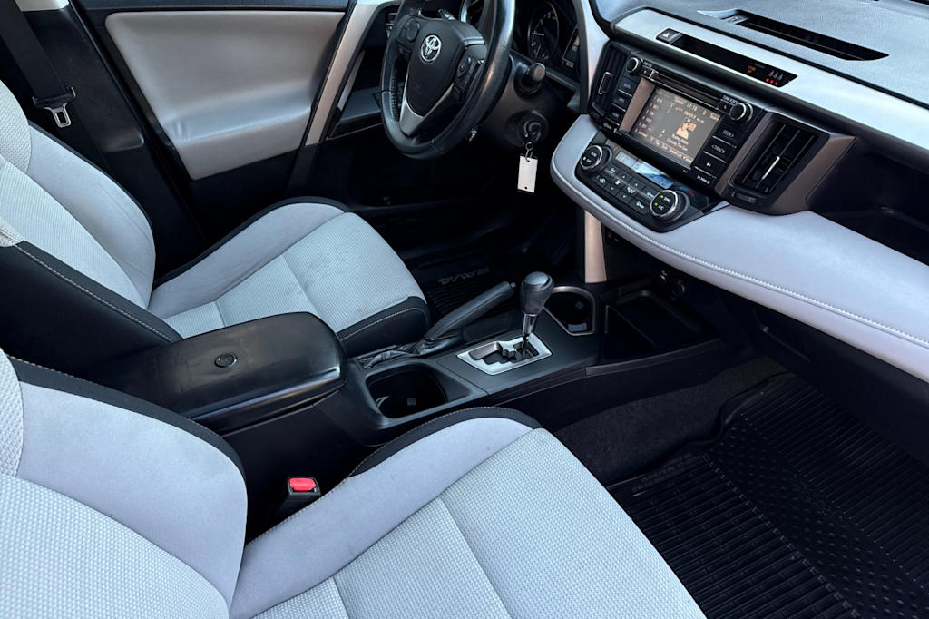Thumbnail: 2017 Toyota RAV4 - 11