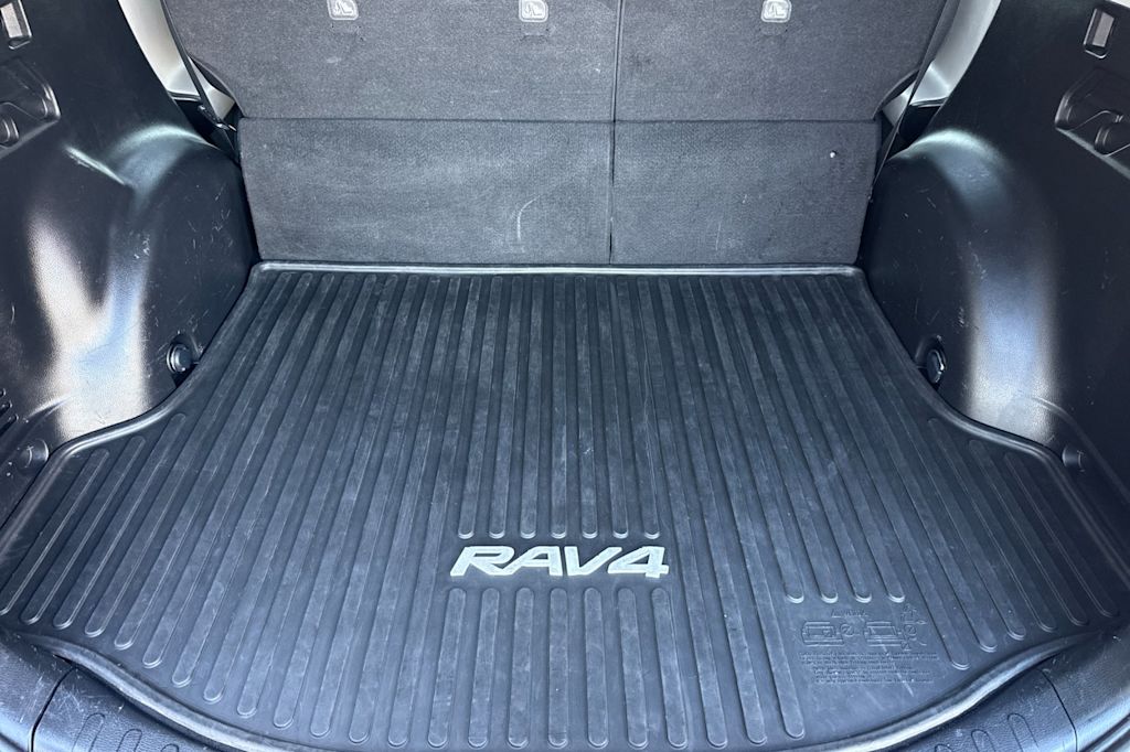 Thumbnail: 2017 Toyota RAV4 - 15