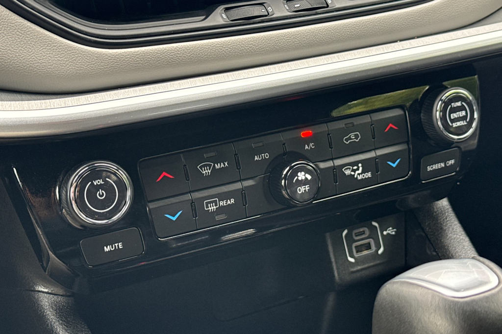 Thumbnail: 2025 Jeep Compass - 24
