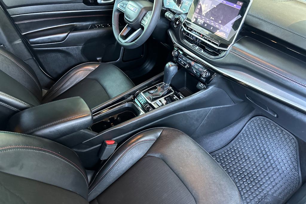 Thumbnail: 2023 Jeep Compass - 9