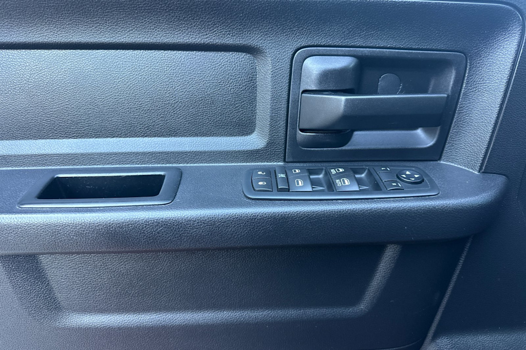 Thumbnail: 2016 RAM 3500 - 18
