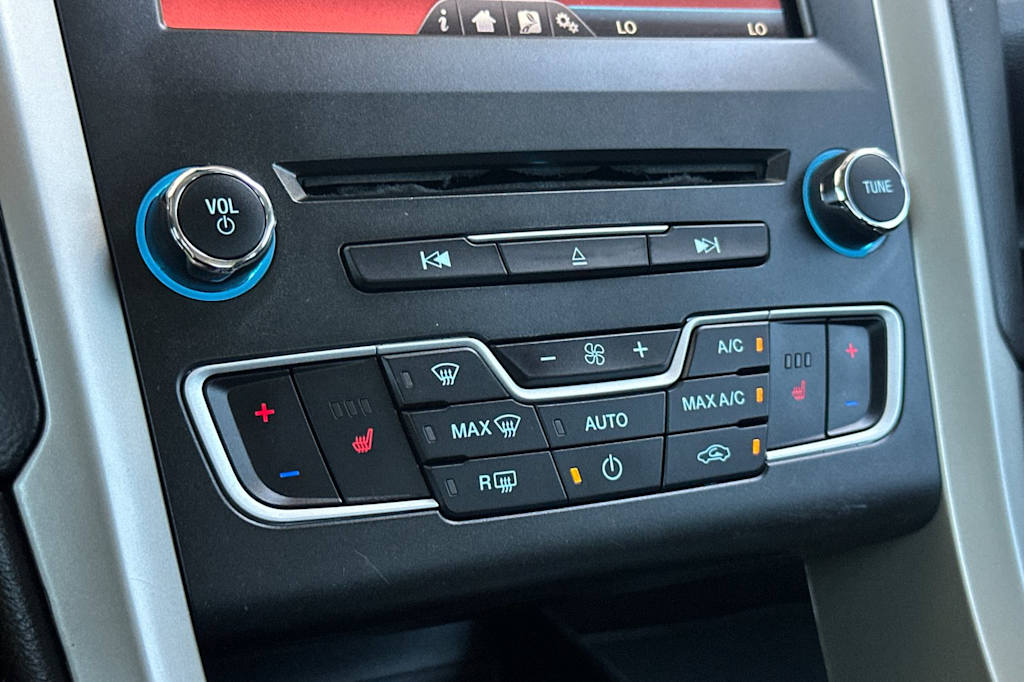 Thumbnail: 2016 Ford Fusion - 24