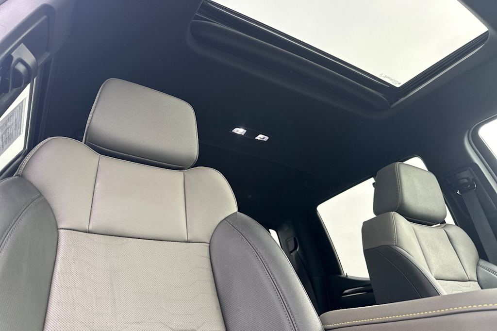 Thumbnail: 2023 Chevrolet Silverado 1500 - 21