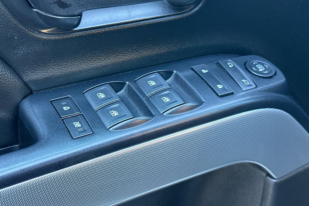 Thumbnail: 2018 Chevrolet Silverado 1500 - 20