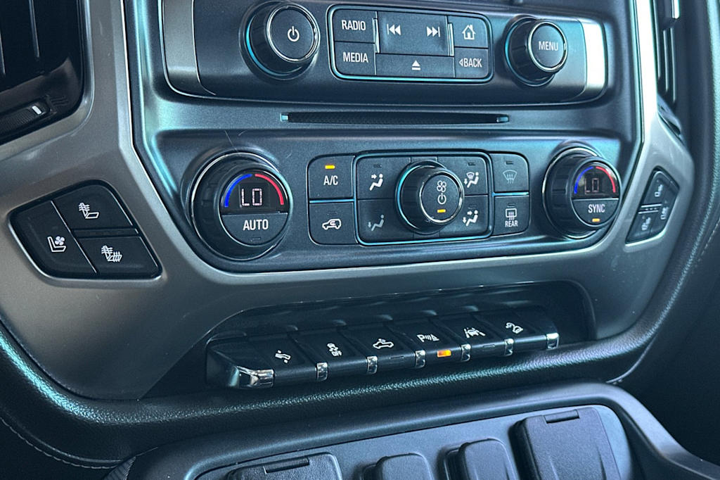 Thumbnail: 2018 Chevrolet Silverado 1500 - 23