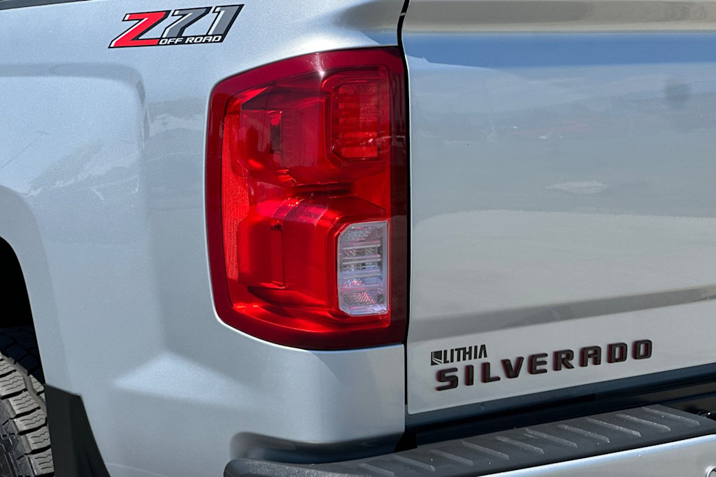 Thumbnail: 2018 Chevrolet Silverado 1500 - 26