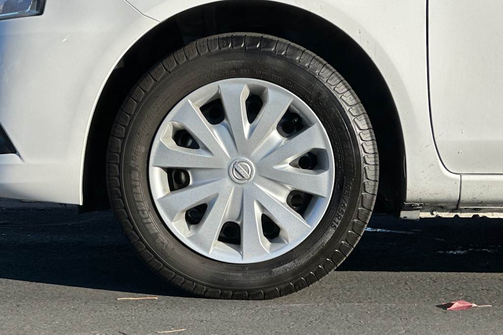 Thumbnail: 2017 Nissan Versa - 8