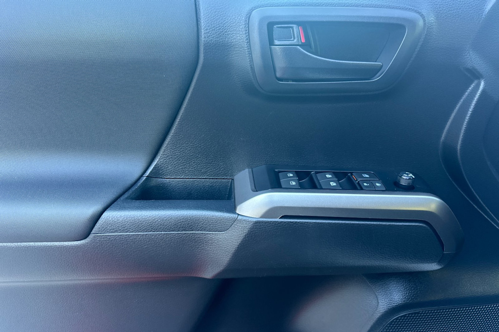 Thumbnail: 2023 Toyota Tacoma - 19