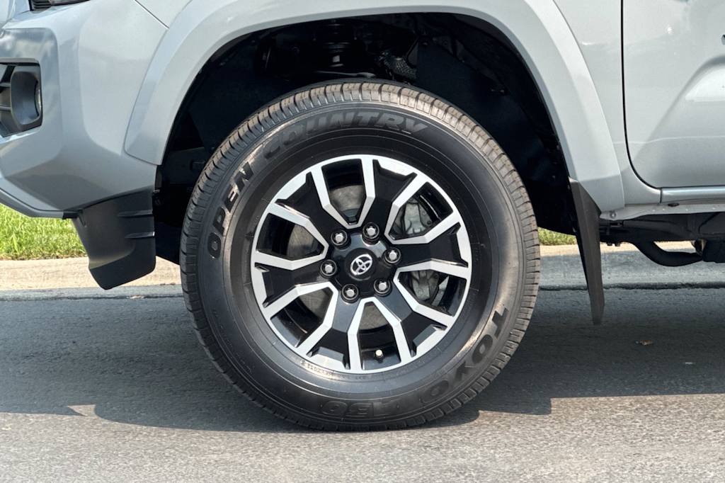 Thumbnail: 2020 Toyota Tacoma - 6