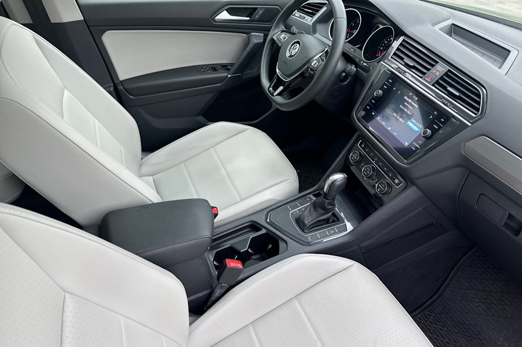 Thumbnail: 2020 Volkswagen Tiguan - 9