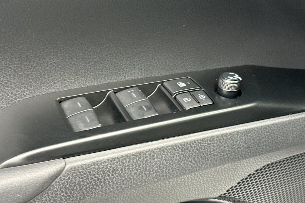 Thumbnail: 2025 Toyota Camry - 20