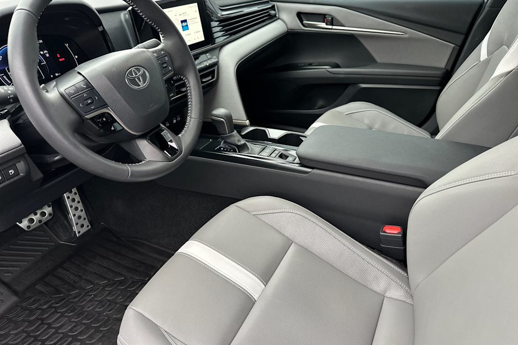 Thumbnail: 2025 Toyota Camry - 9