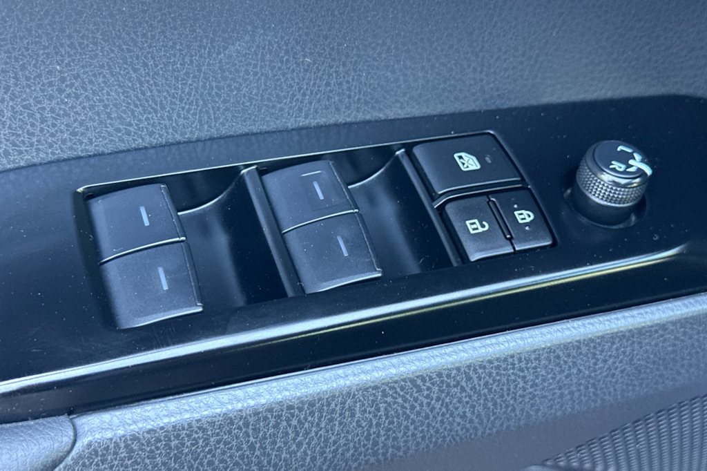 Thumbnail: 2025 Toyota Camry - 21