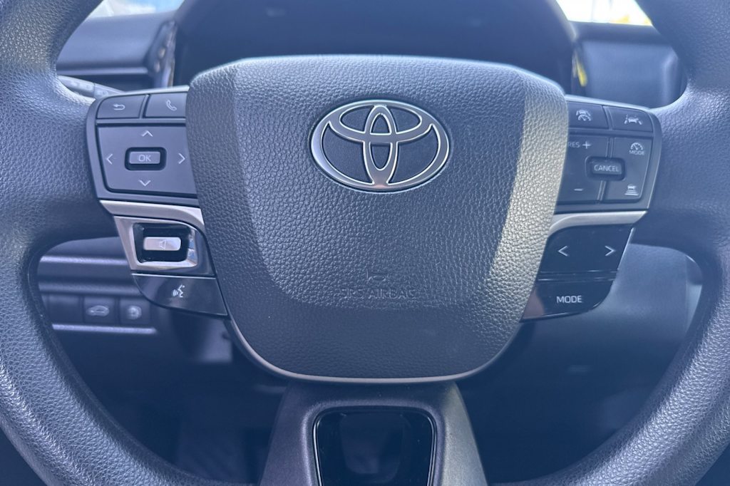 Thumbnail: 2025 Toyota Camry - 25