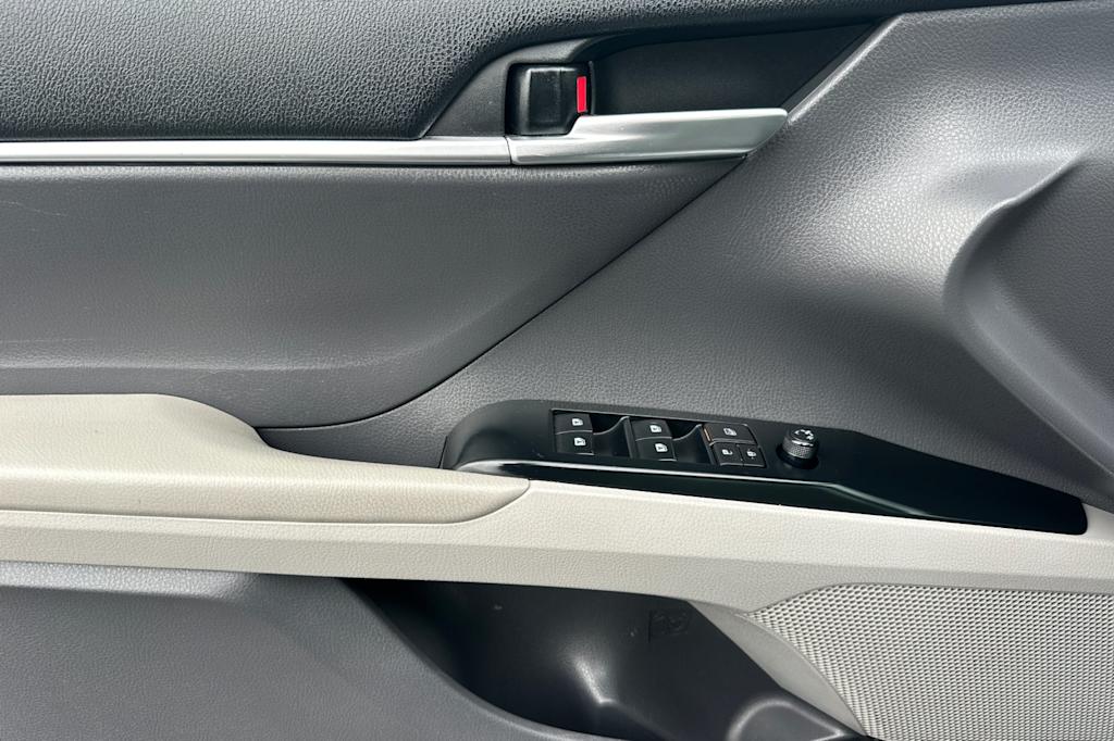 Thumbnail: 2020 Toyota Camry - 20