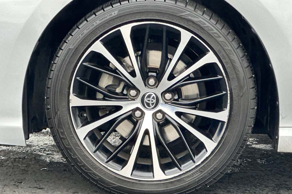 Thumbnail: 2020 Toyota Camry - 7