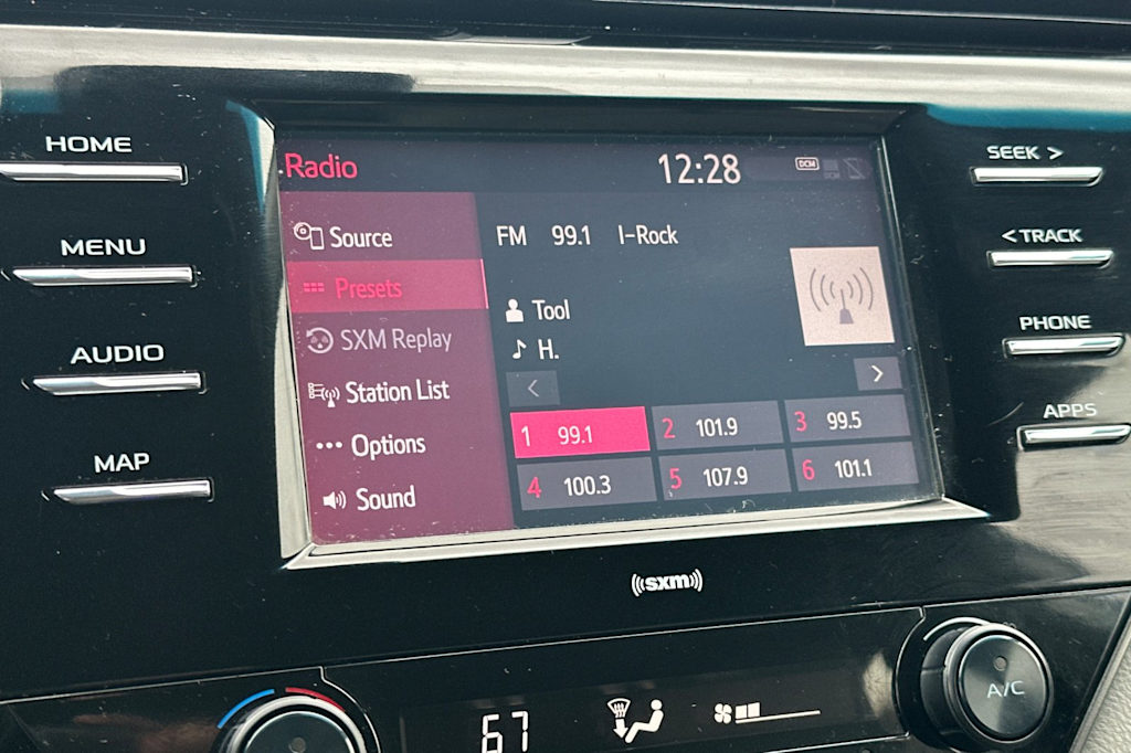 Thumbnail: 2020 Toyota Camry - 13