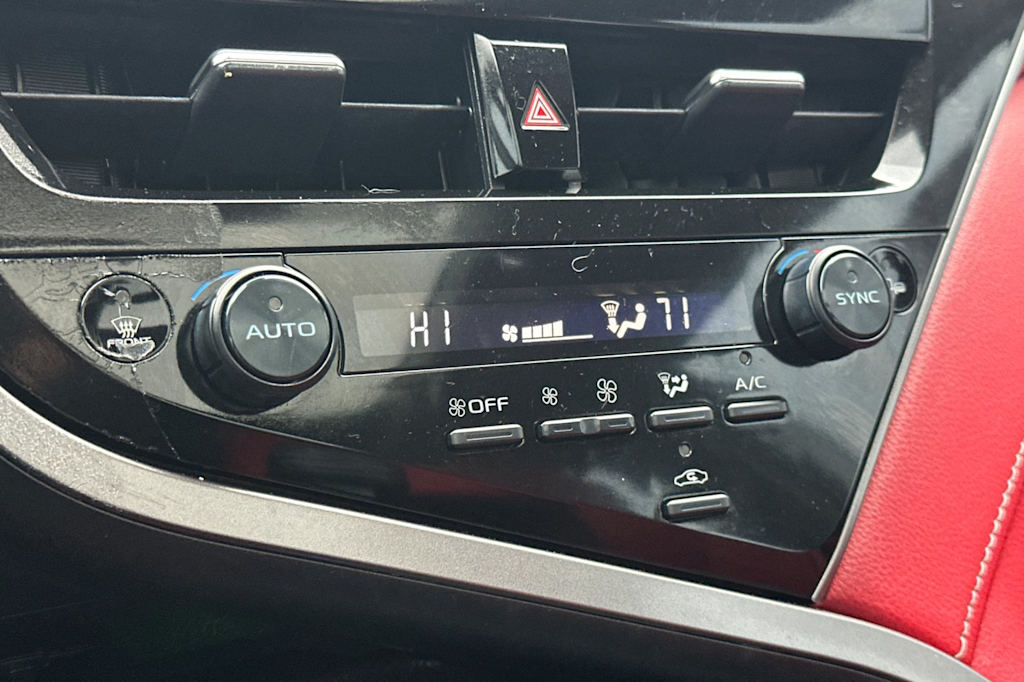 Thumbnail: 2021 Toyota Camry - 24