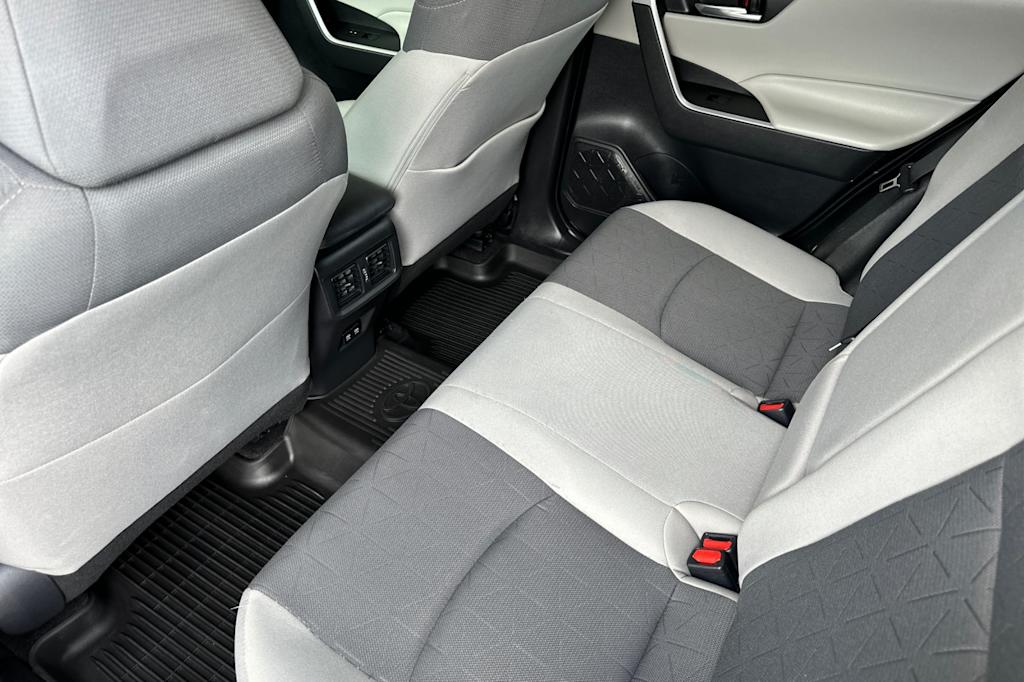 Thumbnail: 2021 Toyota RAV4 - 9
