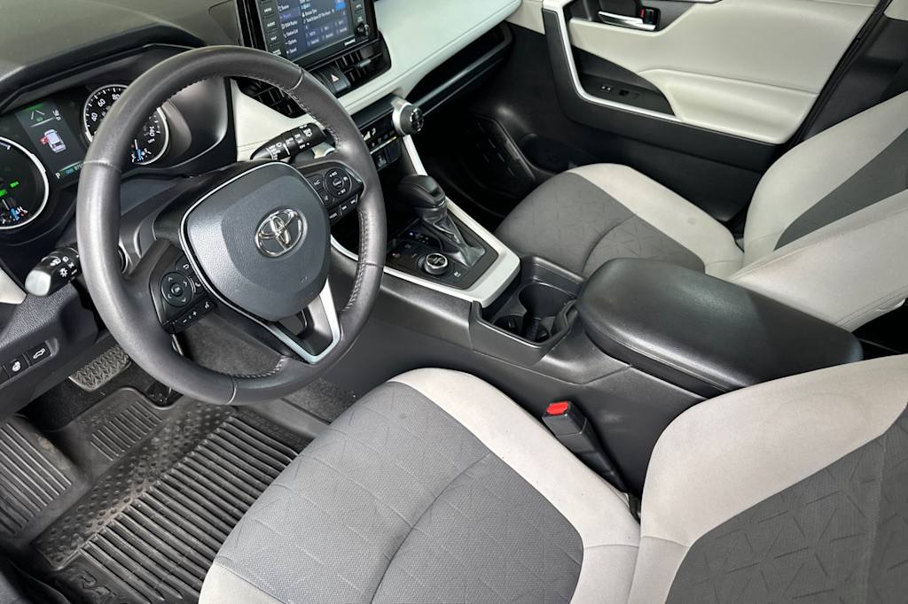 Thumbnail: 2021 Toyota RAV4 - 8