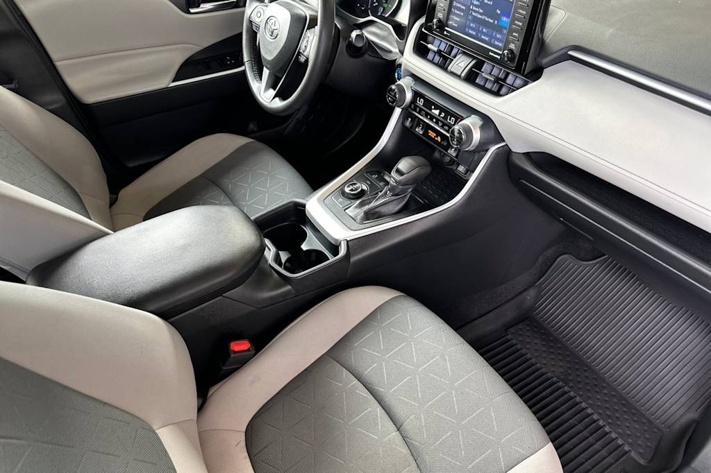 Thumbnail: 2021 Toyota RAV4 - 11