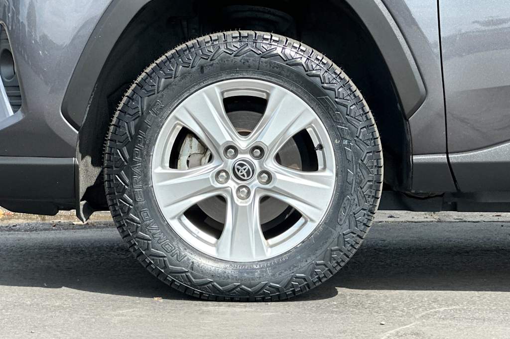 Thumbnail: 2021 Toyota RAV4 - 7