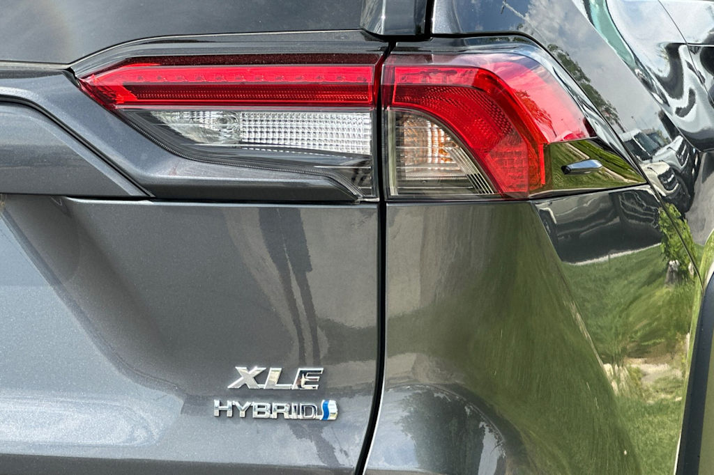 Thumbnail: 2021 Toyota RAV4 - 28