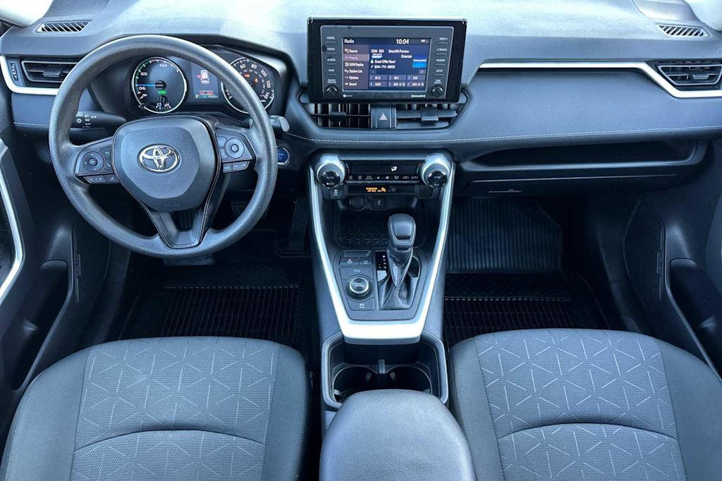 2022 Toyota RAV4 XLE 2