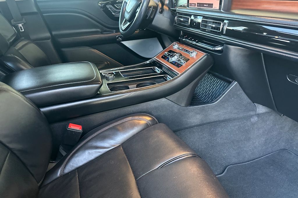 Thumbnail: 2021 Lincoln Aviator - 11