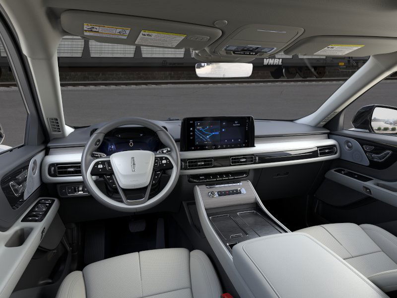 Thumbnail: 2025 Lincoln Aviator - 2