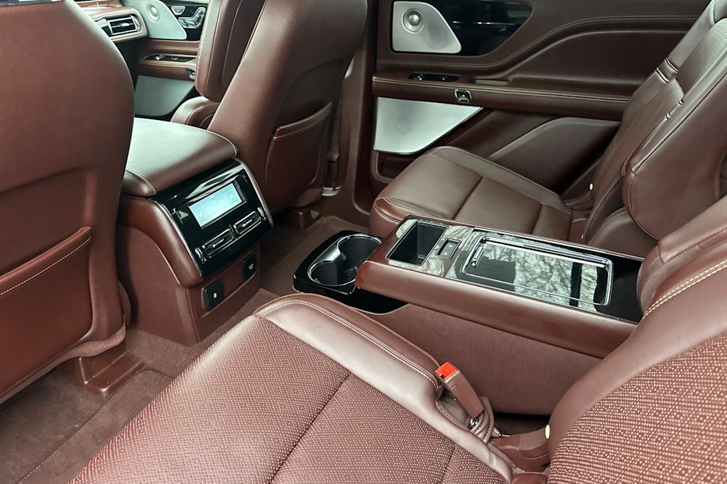 Thumbnail: 2020 Lincoln Aviator - 14