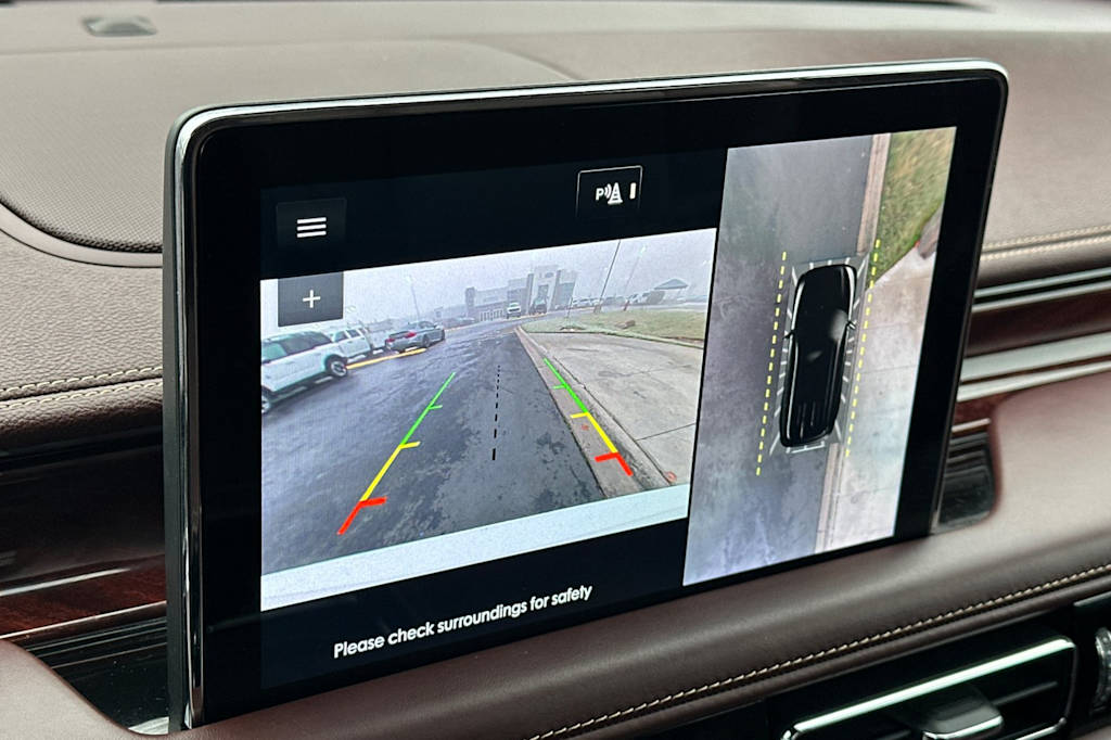 Thumbnail: 2020 Lincoln Aviator - 24