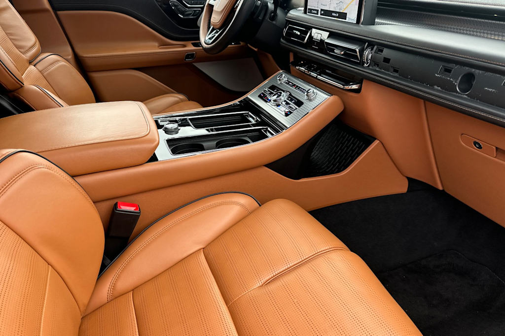 Thumbnail: 2023 Lincoln Aviator - 10