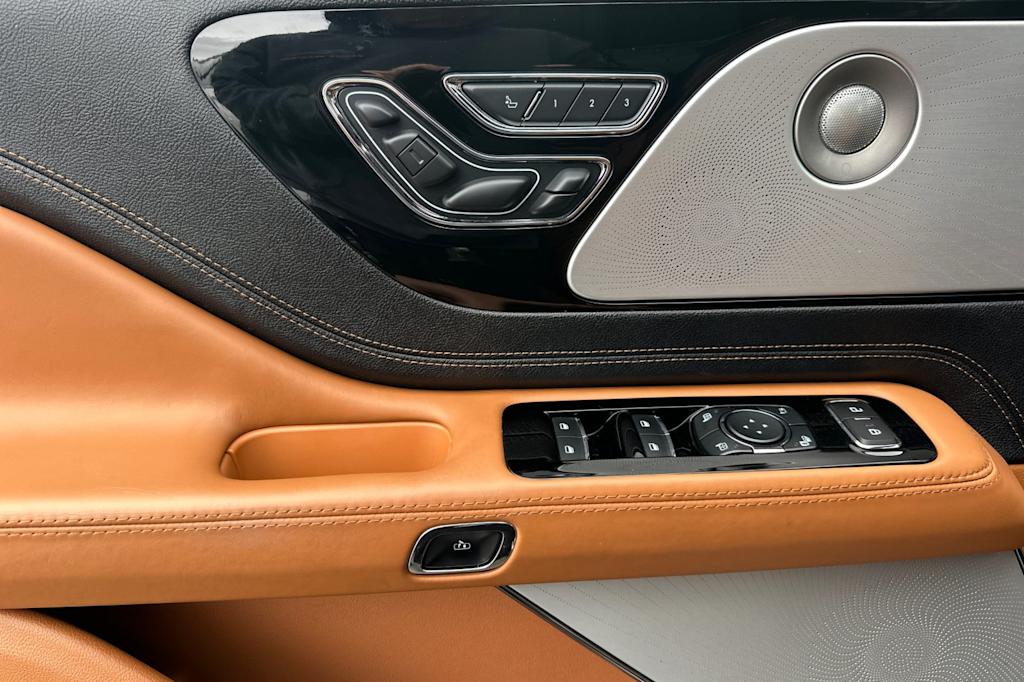 Thumbnail: 2023 Lincoln Aviator - 7